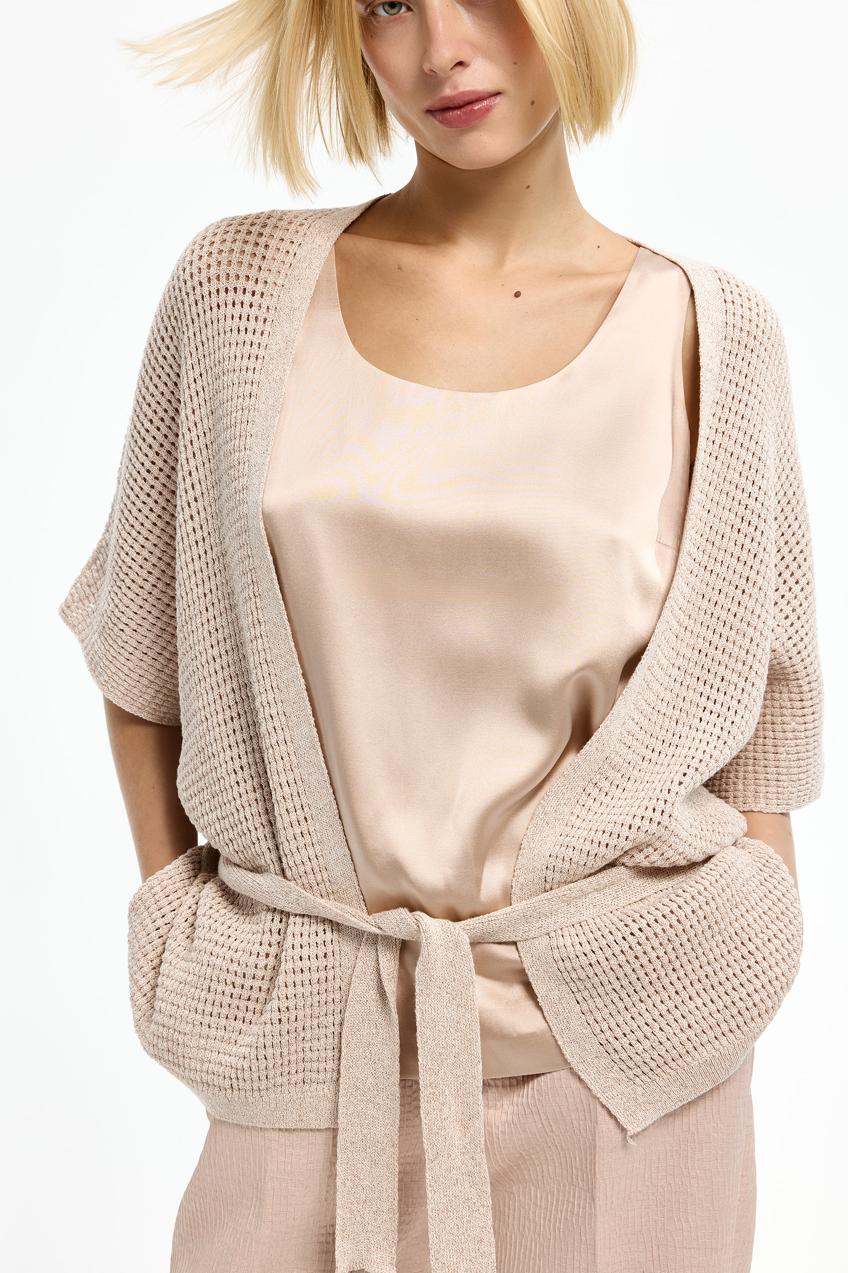 Cape-Weste im Ajourmuster