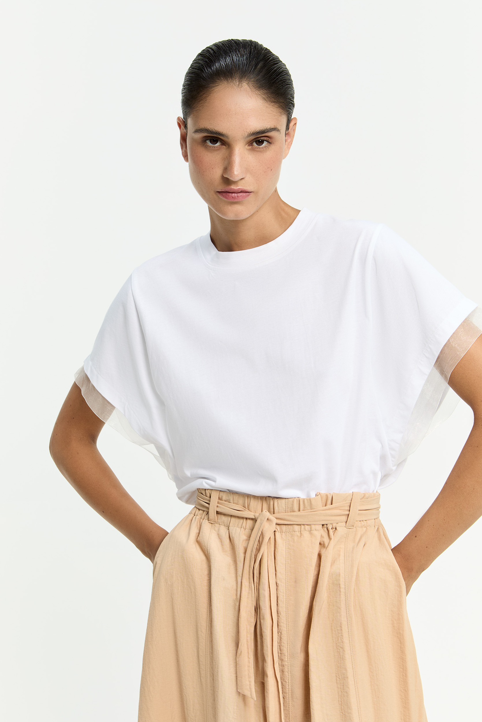 T-shirt met organza aan de mouwen