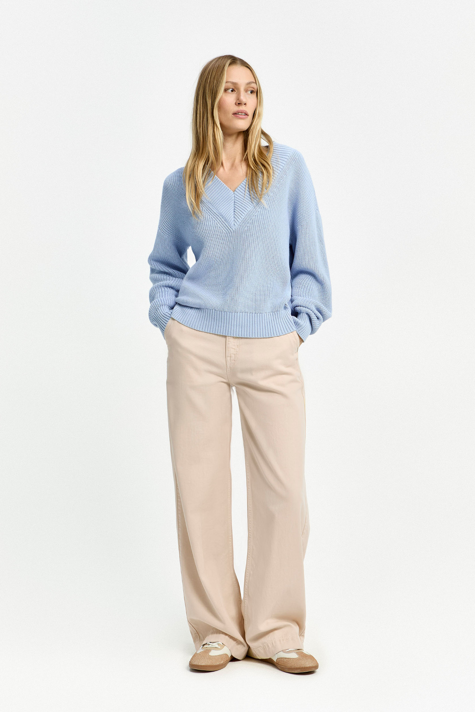 Trui met vrouwelijke V-hals