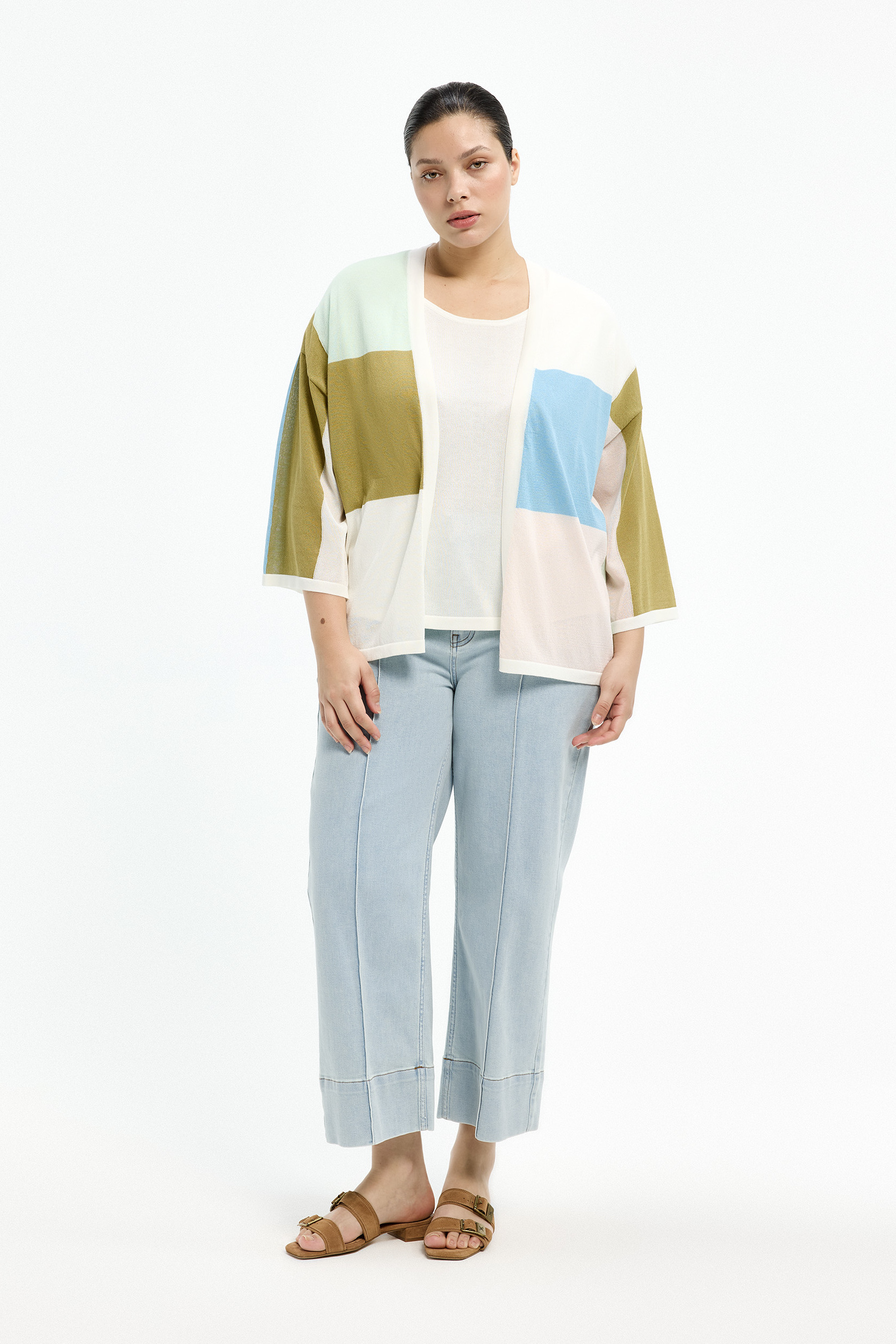 Locker fallende Weste mit weiten Ärmeln