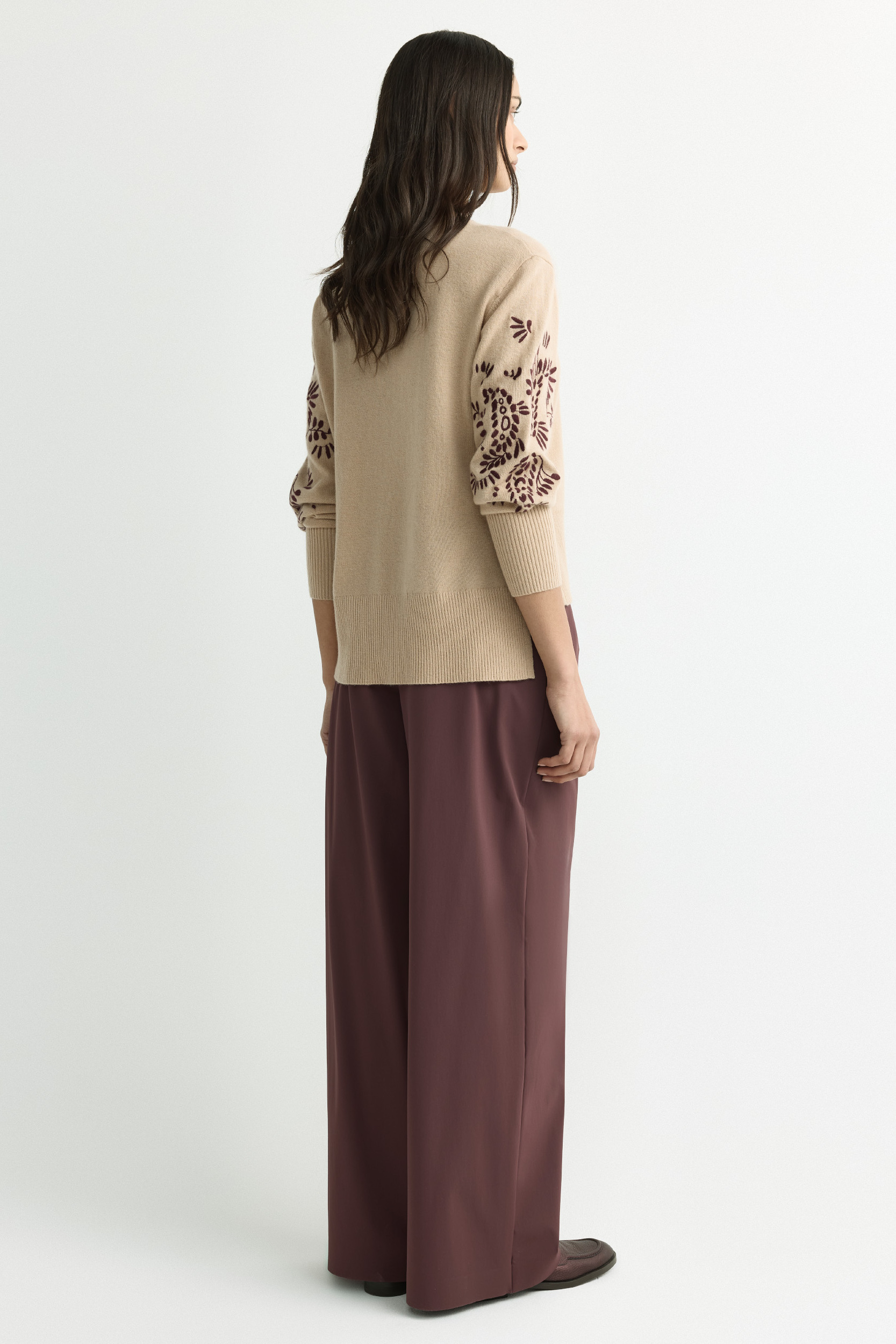 Jumper with embroidery