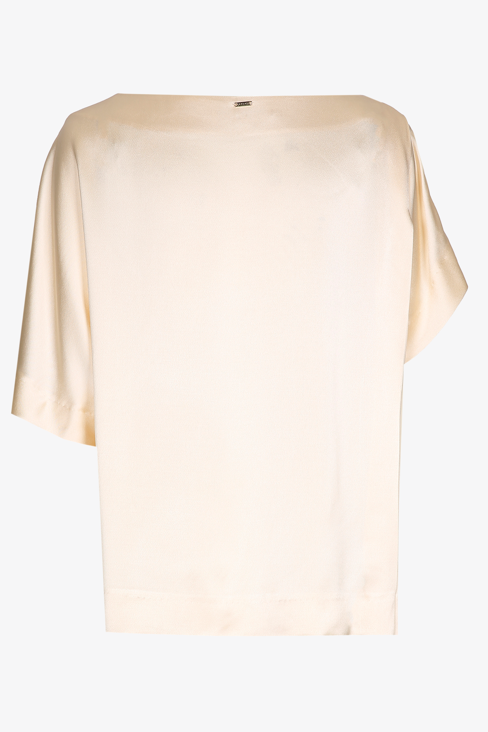 Blouse with different sleeve lengths