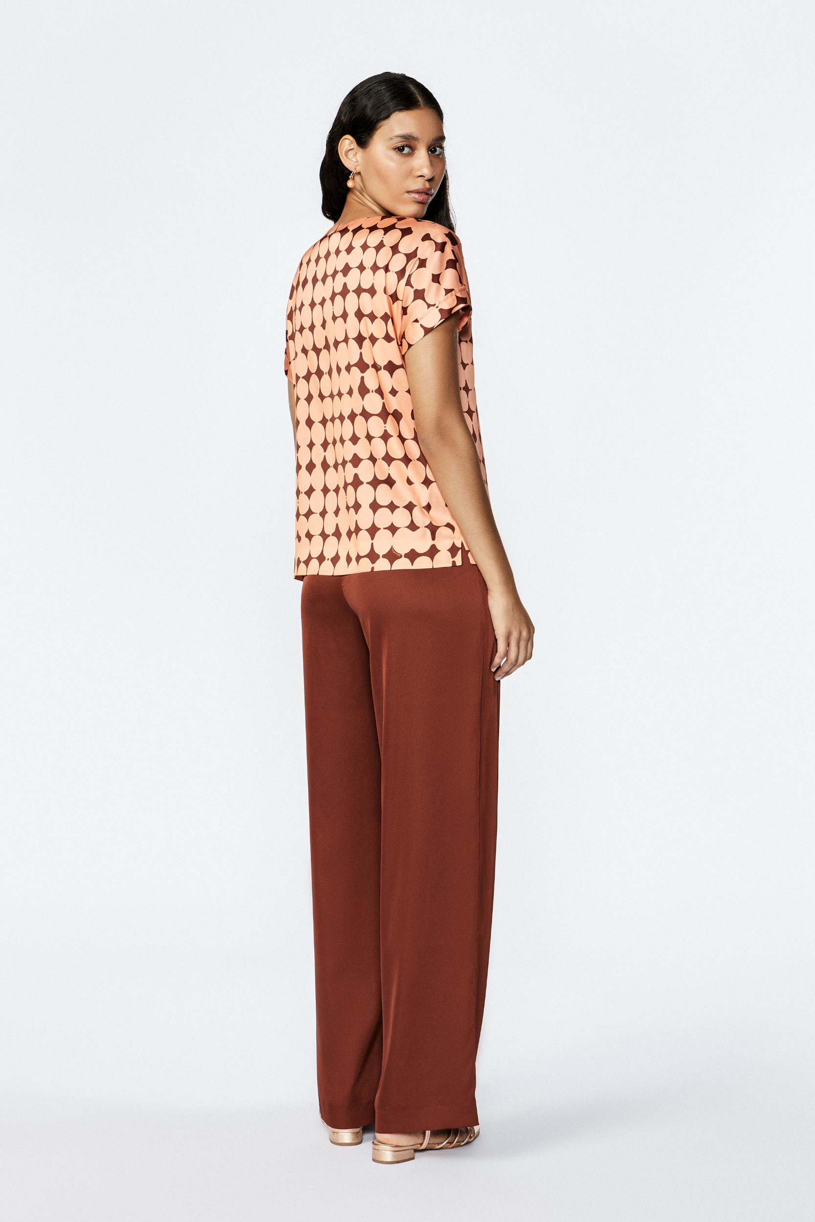 Wide trousers with satin look