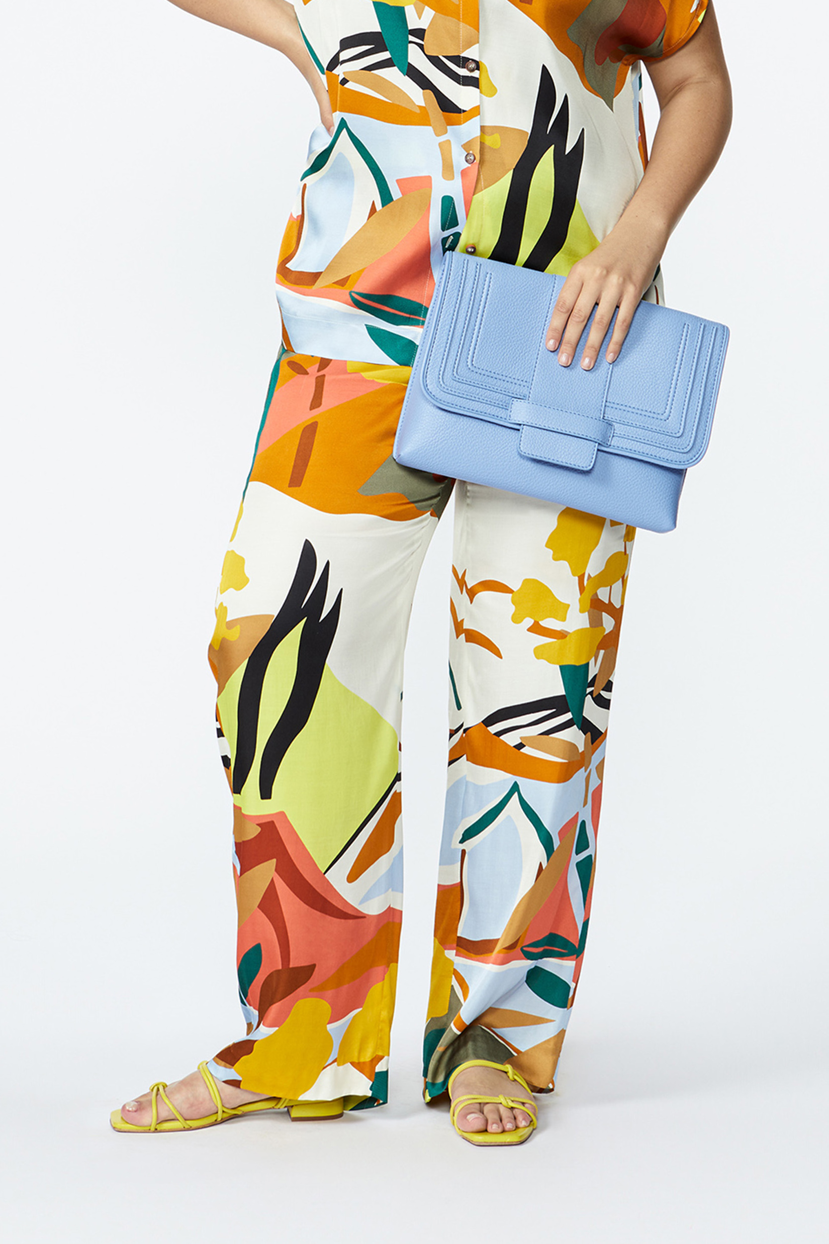 Wide trousers with landscape print