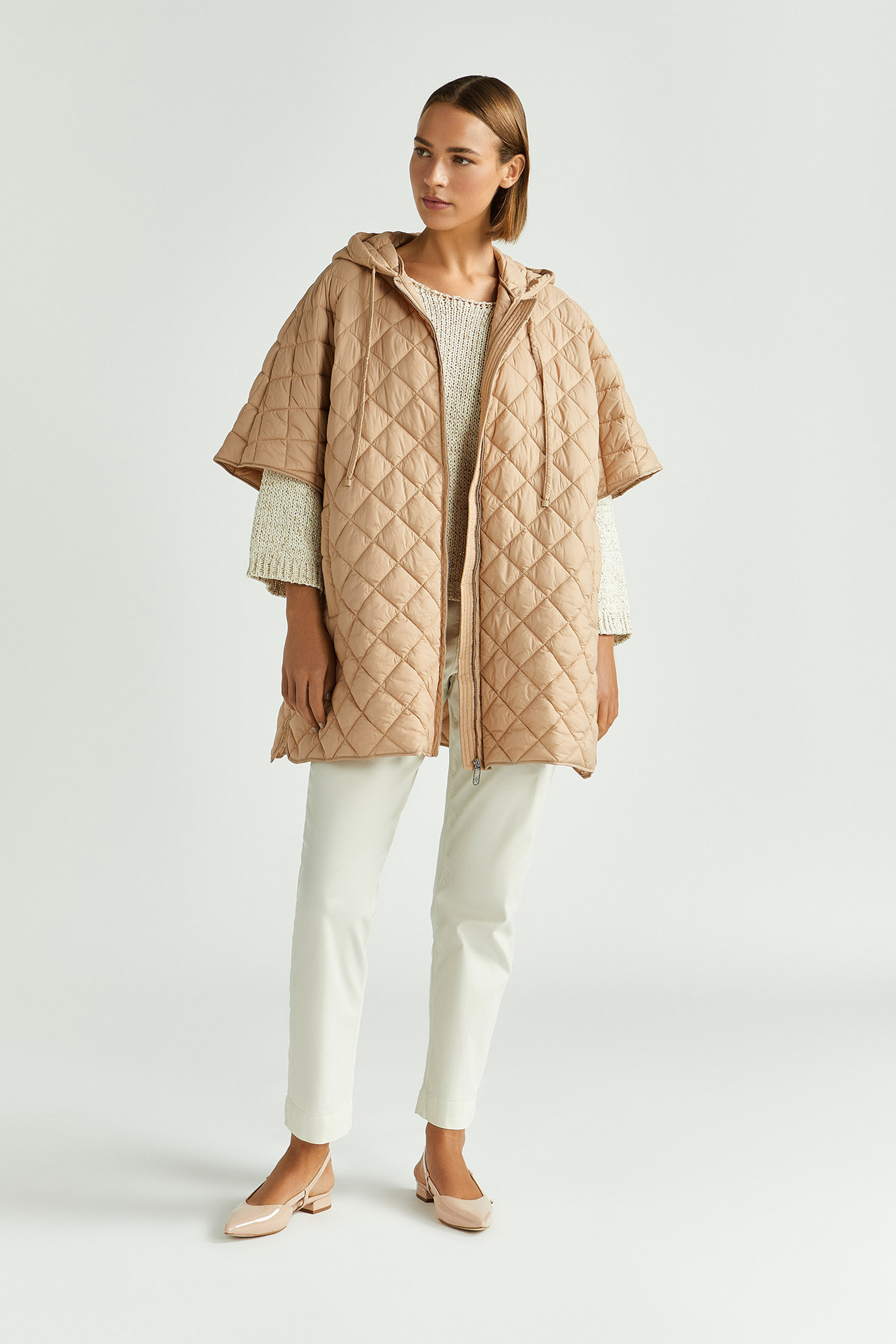 Matelassé cape met kap