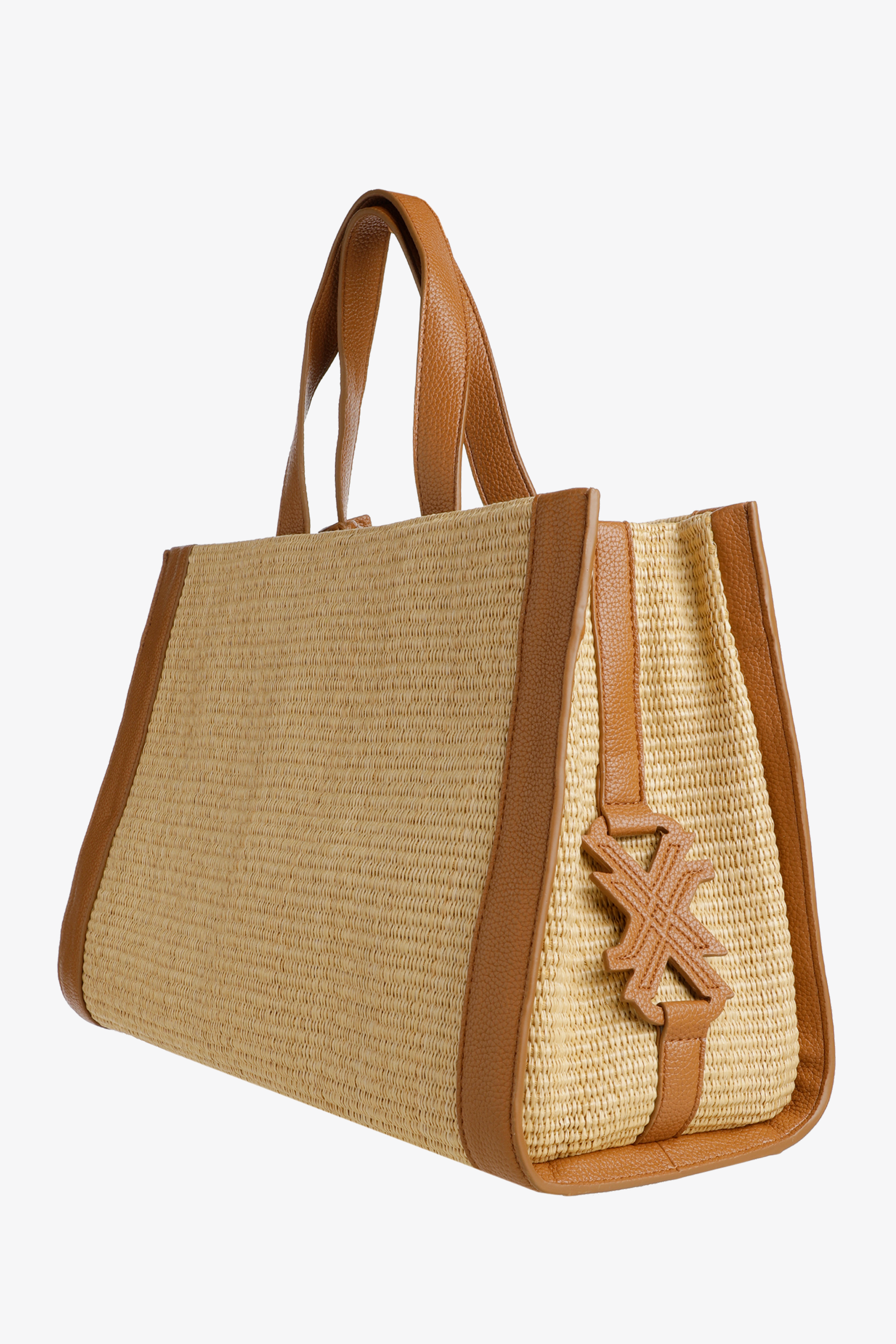 Stylish handbag with raffia