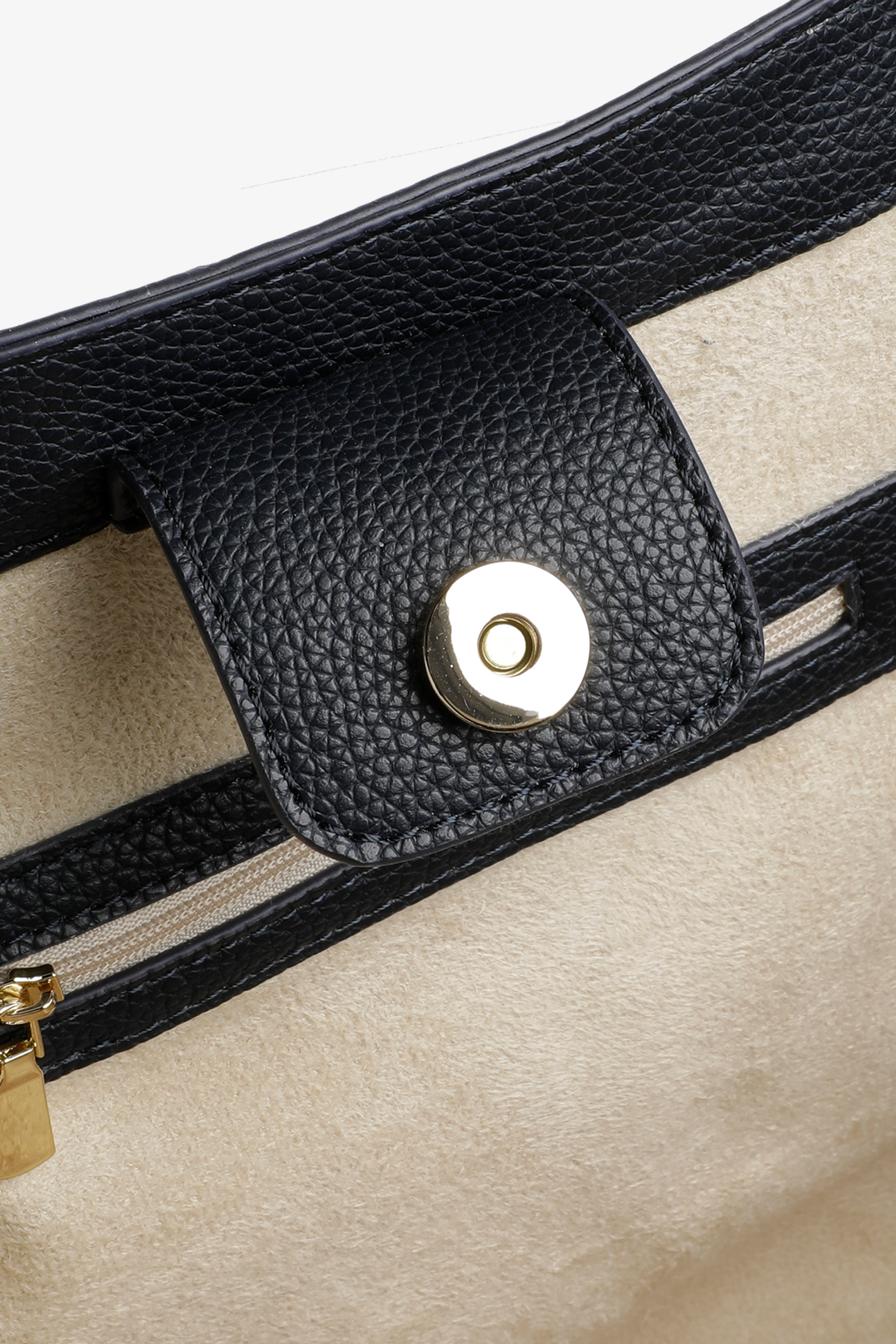 Elegant bag with linen texture