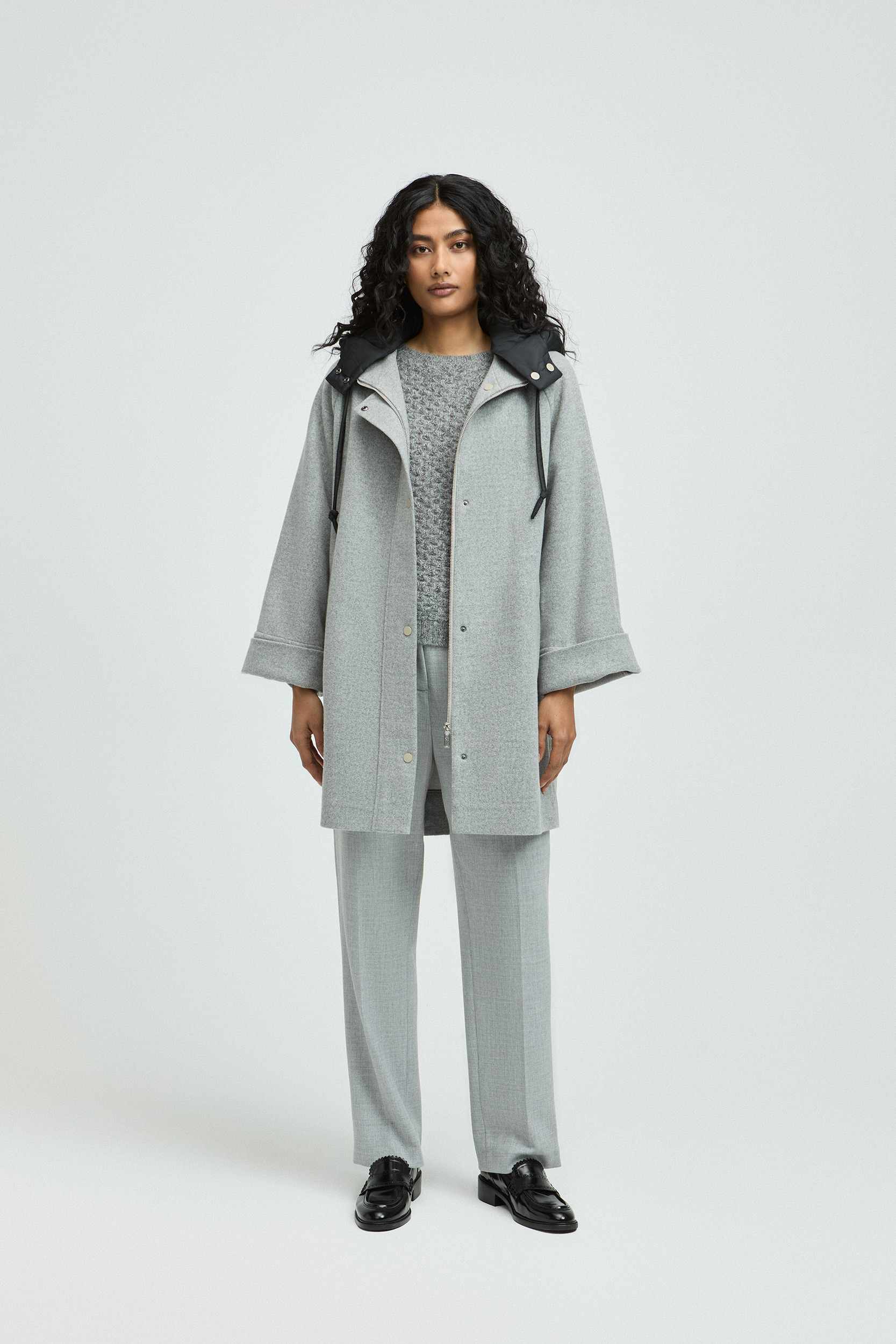 Mid-length coat 