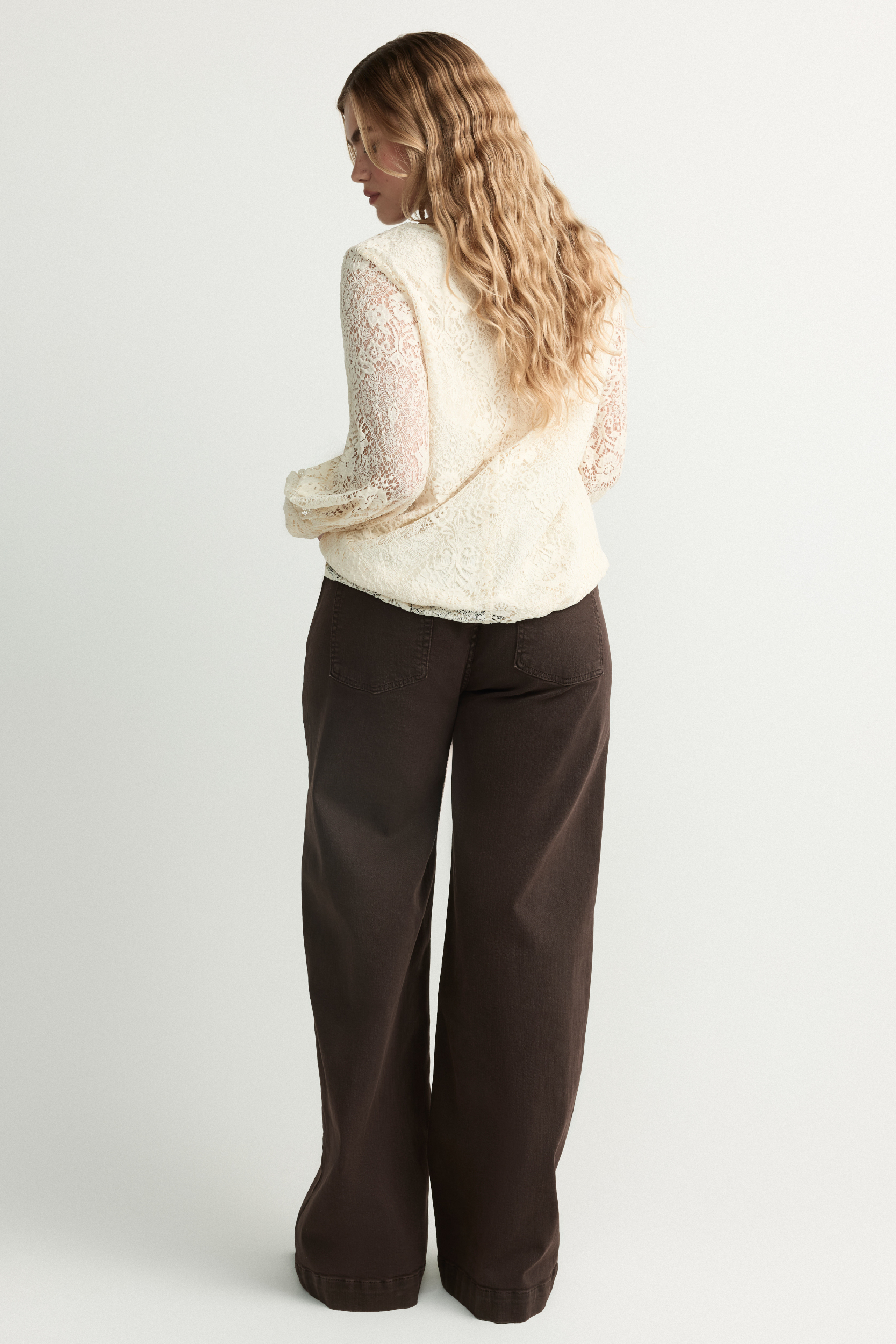 Wide-leg jeans
