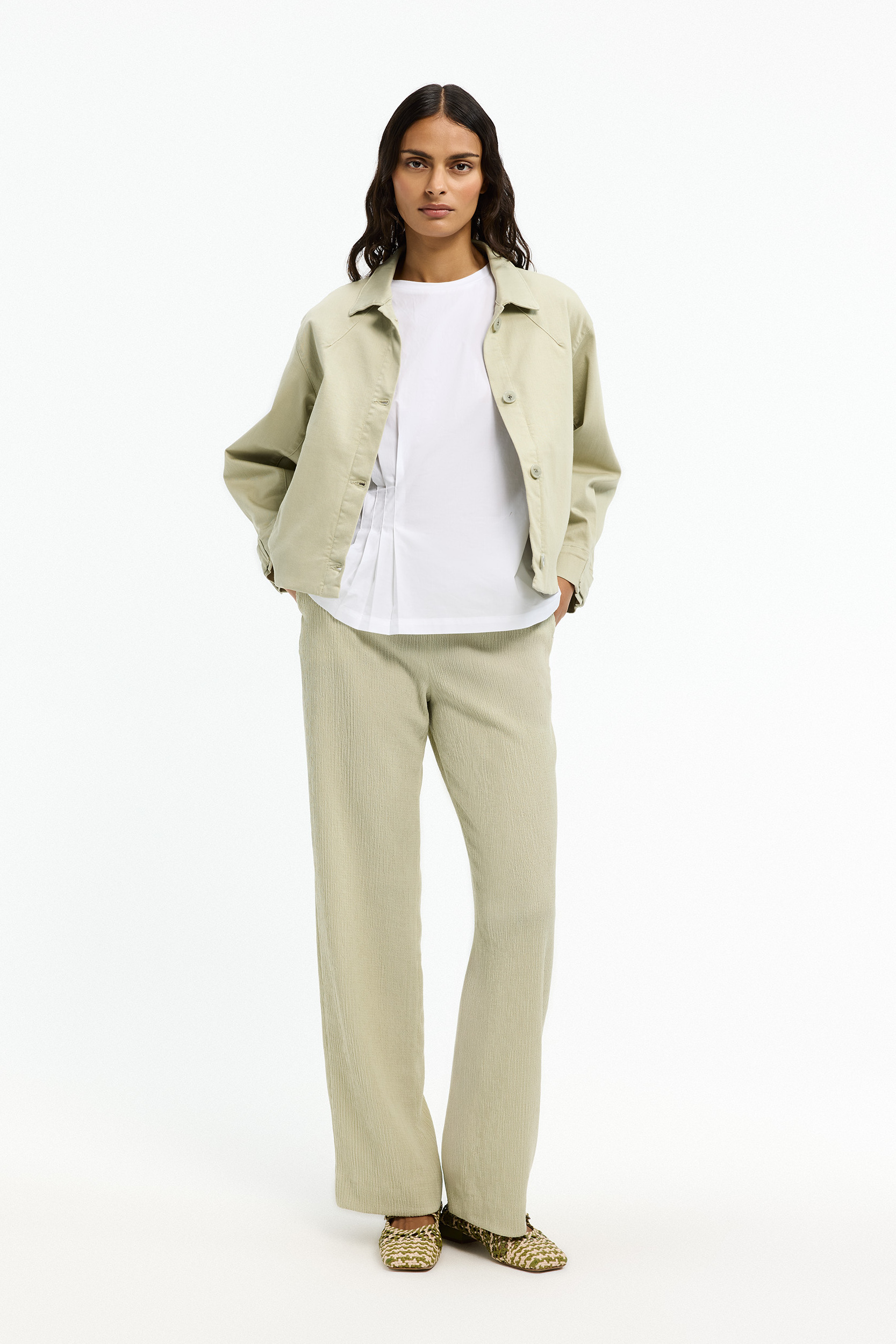 Contemporary jacket with buttons