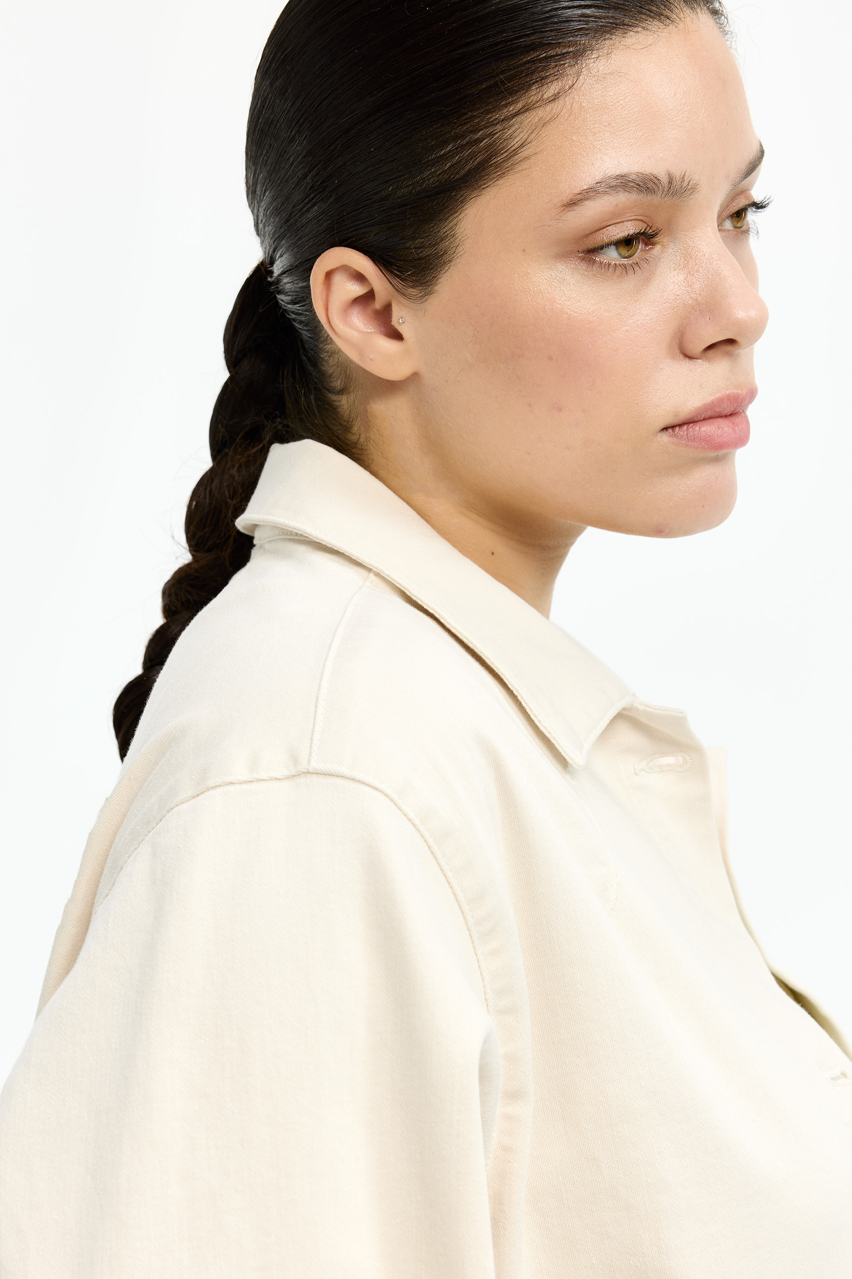 Veste contemporaine avec boutons