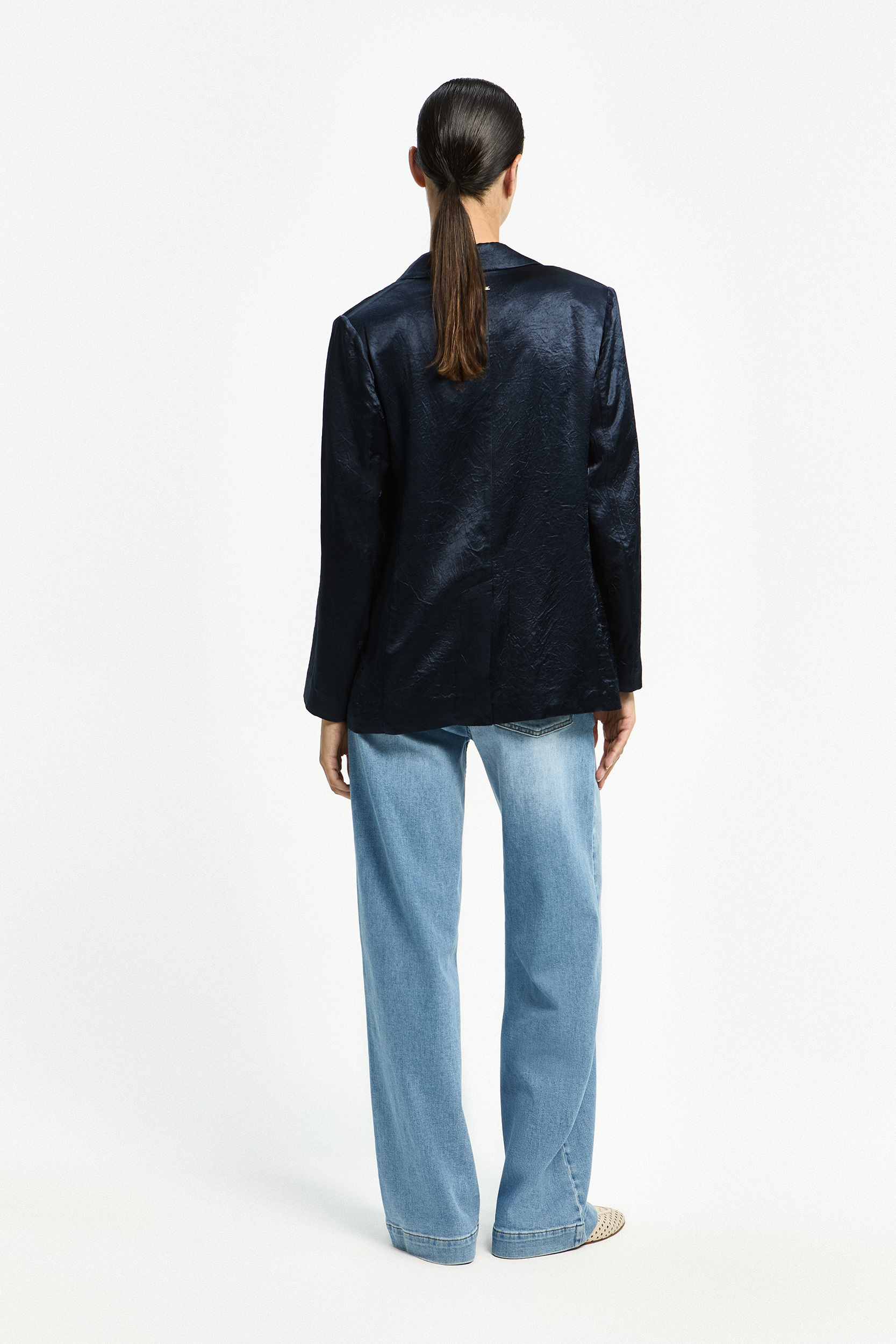 Blazer with sophisticated pleats