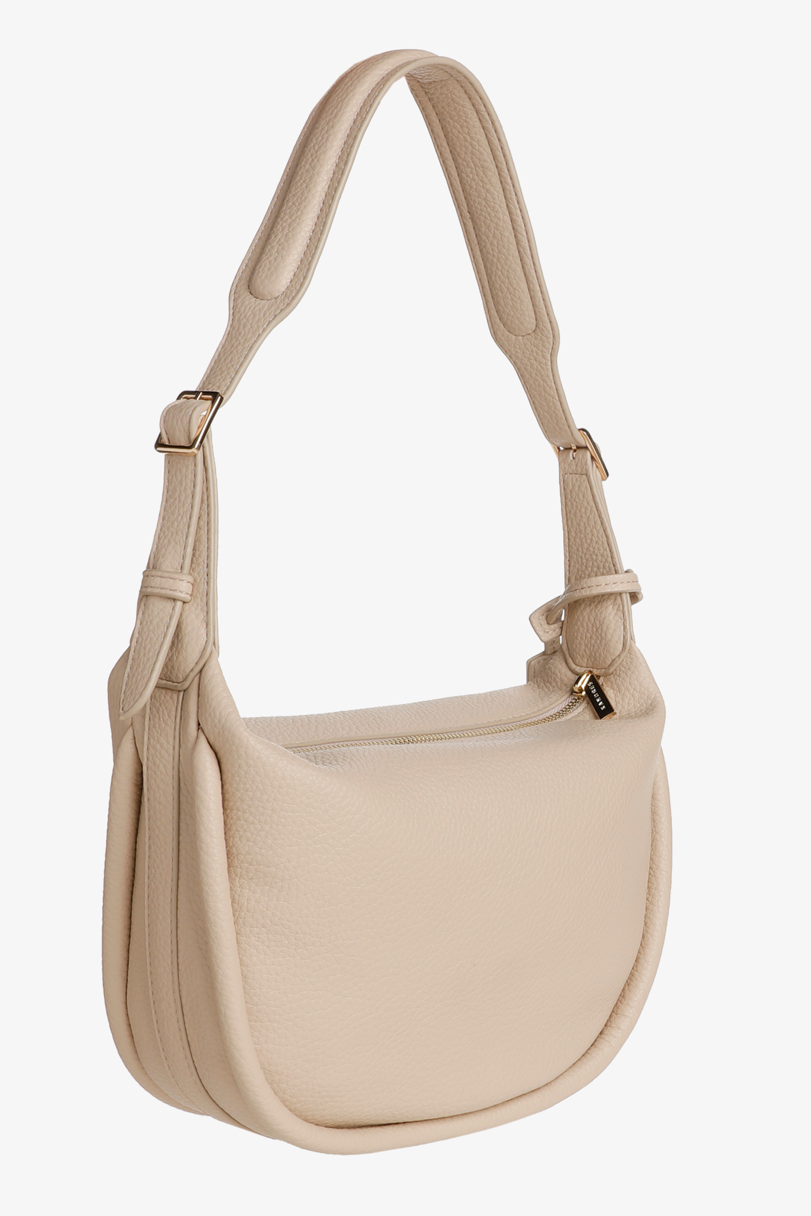 Umhängetasche mit perforierten Rattan-Elementen