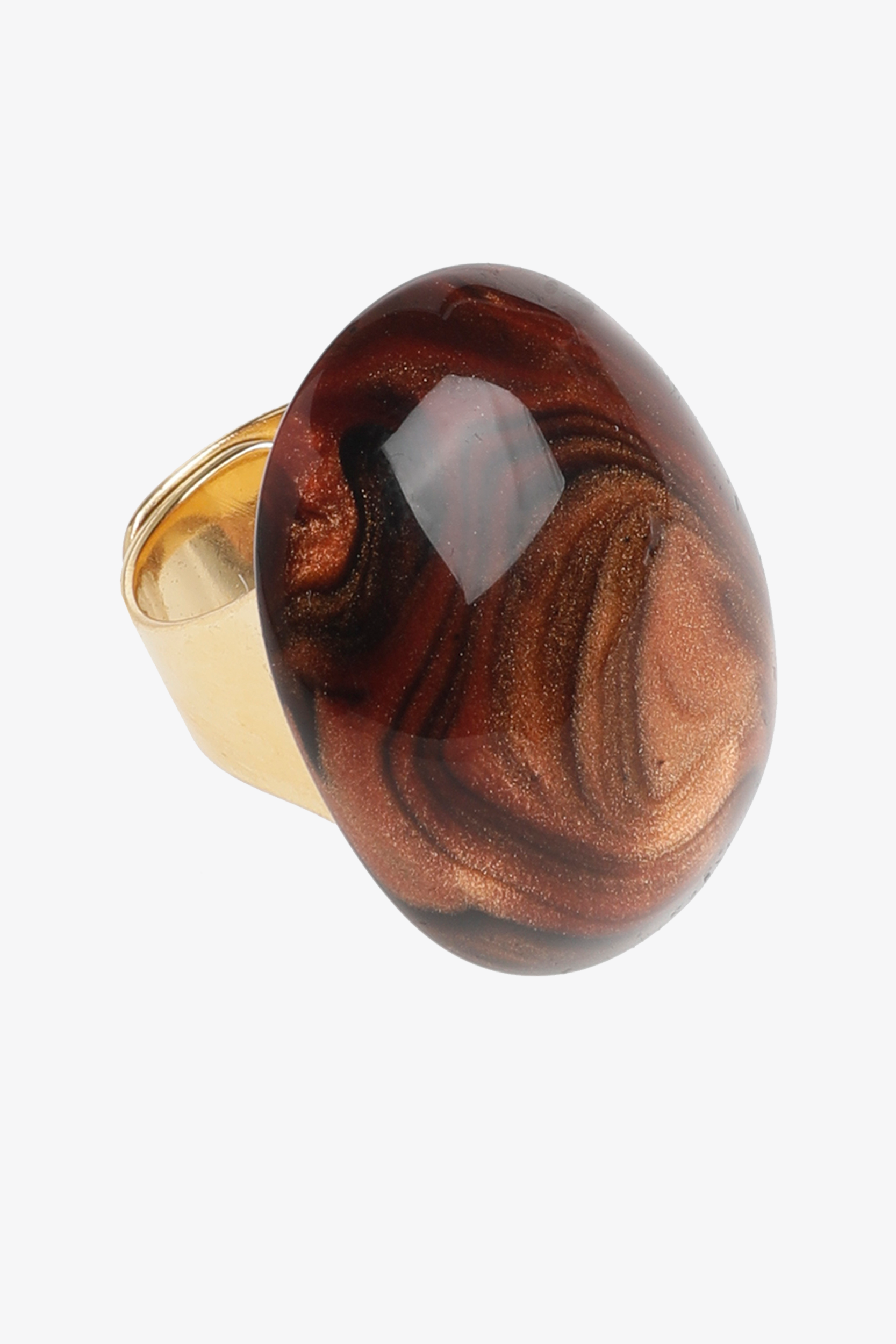 Ring met stijlvolle steen