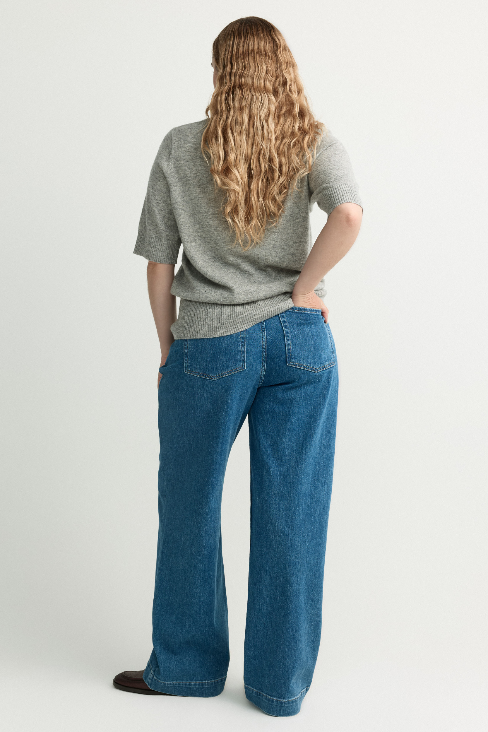Straight-leg jeans