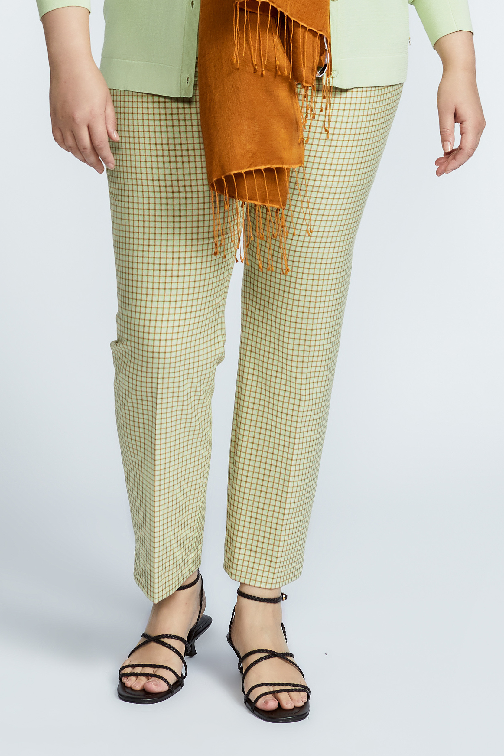 Trousers with elastic