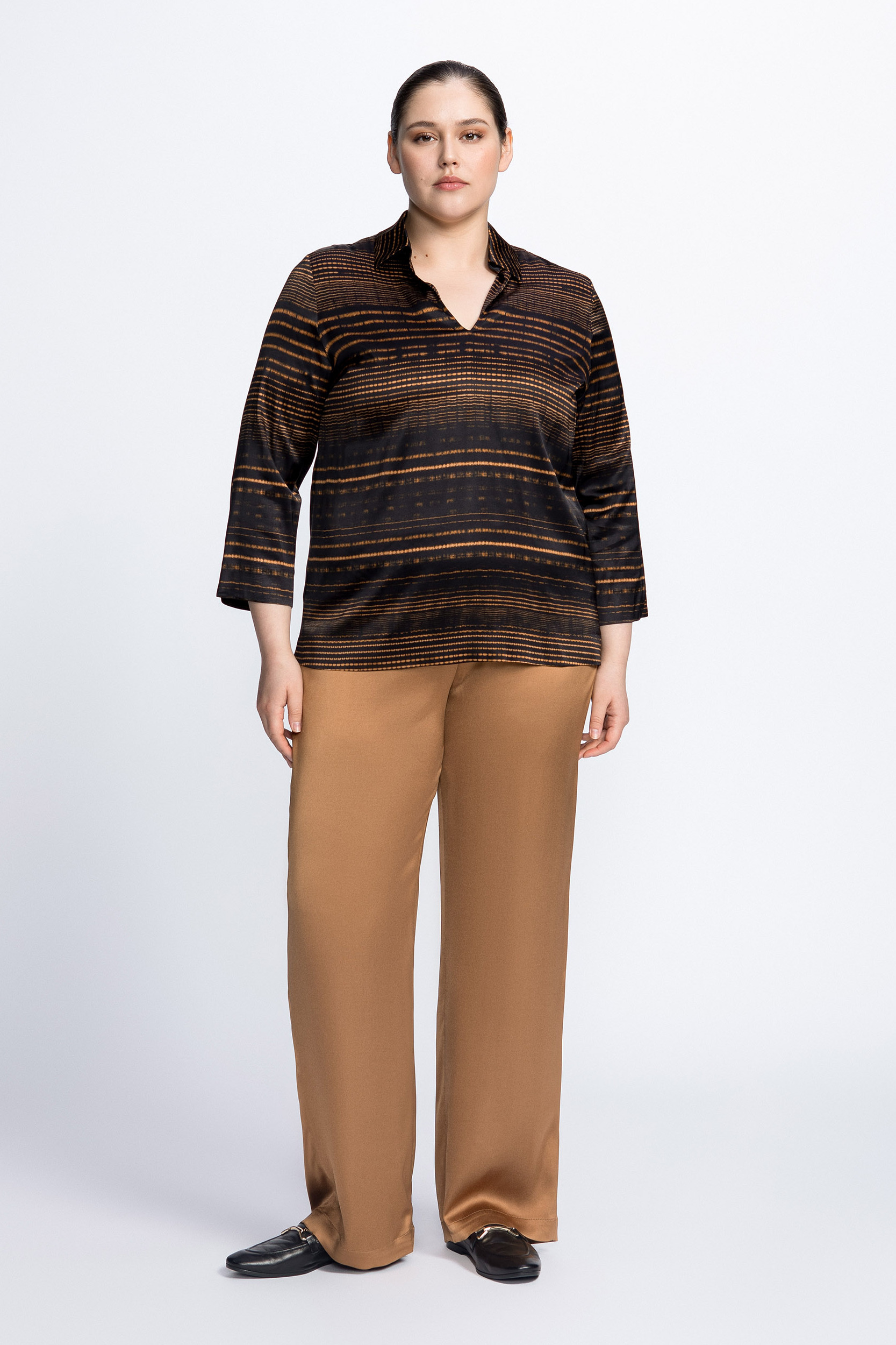 Blouse avec col de chemise en encolure en V