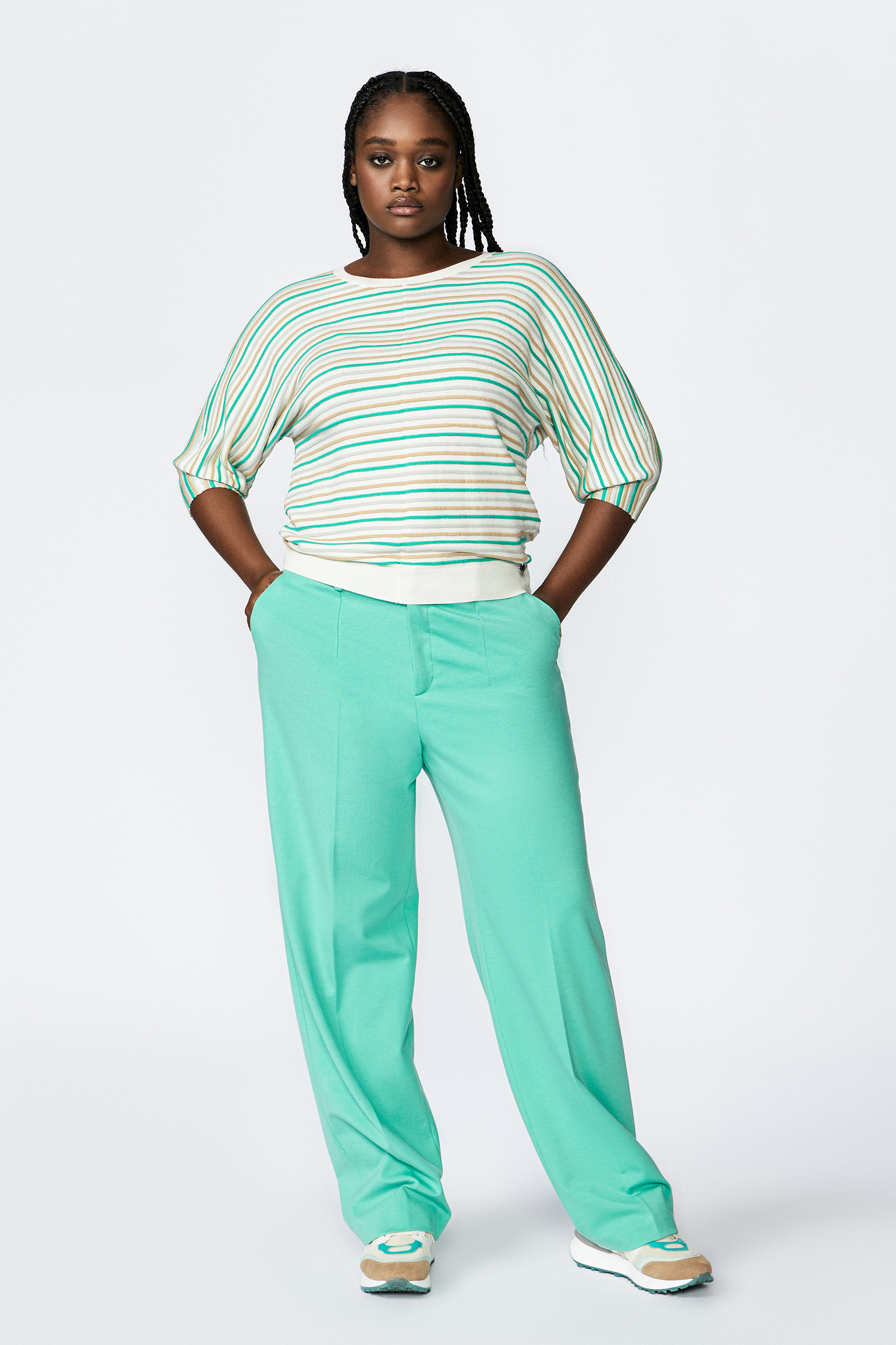 Wide trousers with high waist