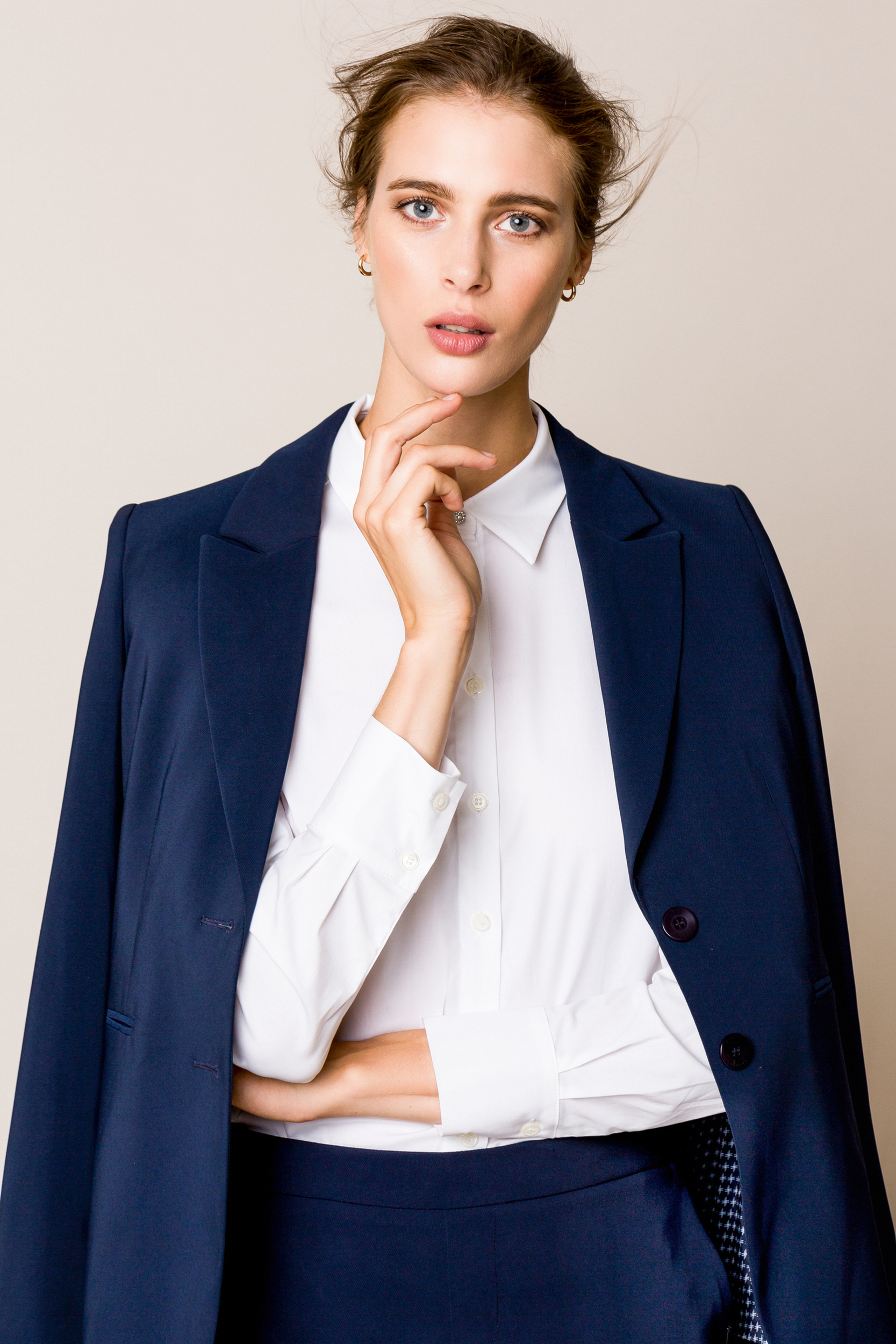 Chemise en coton blanc à manches longues