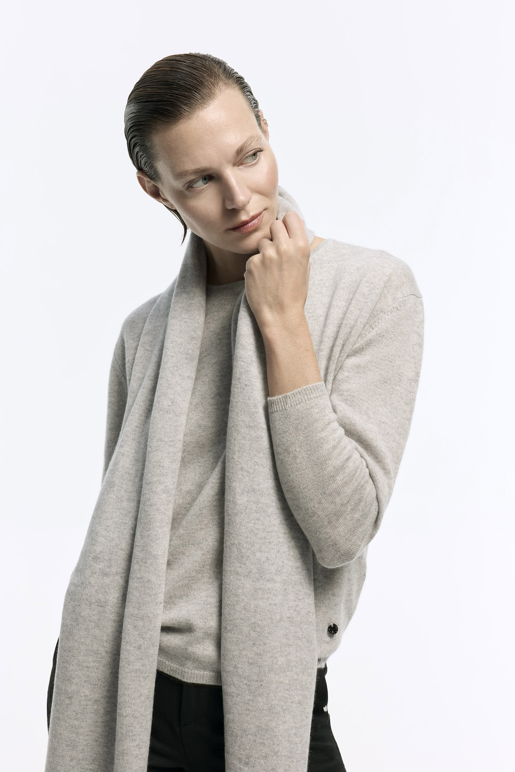 Grauer Cashmere Pullover mit Rundhalsausschnitt