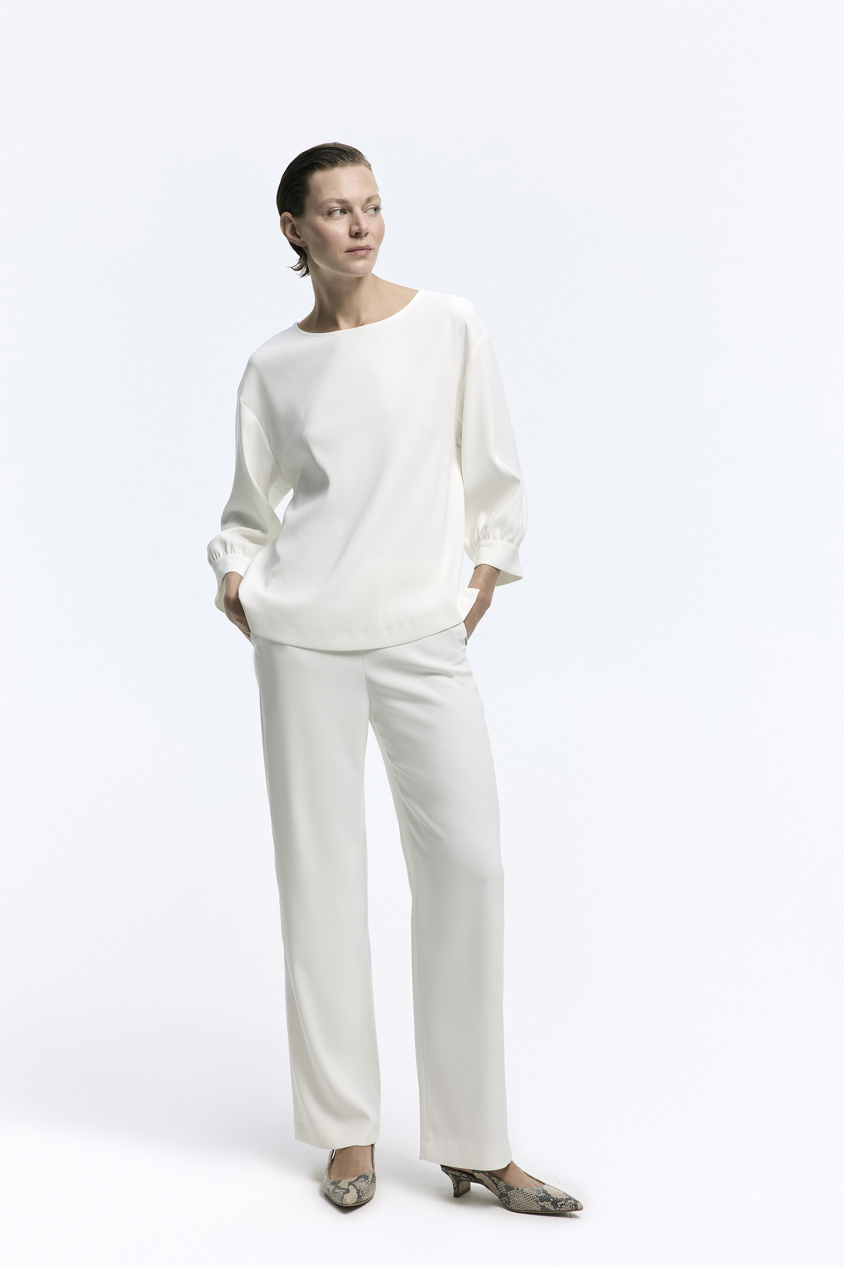 Blouse with loose sleeves