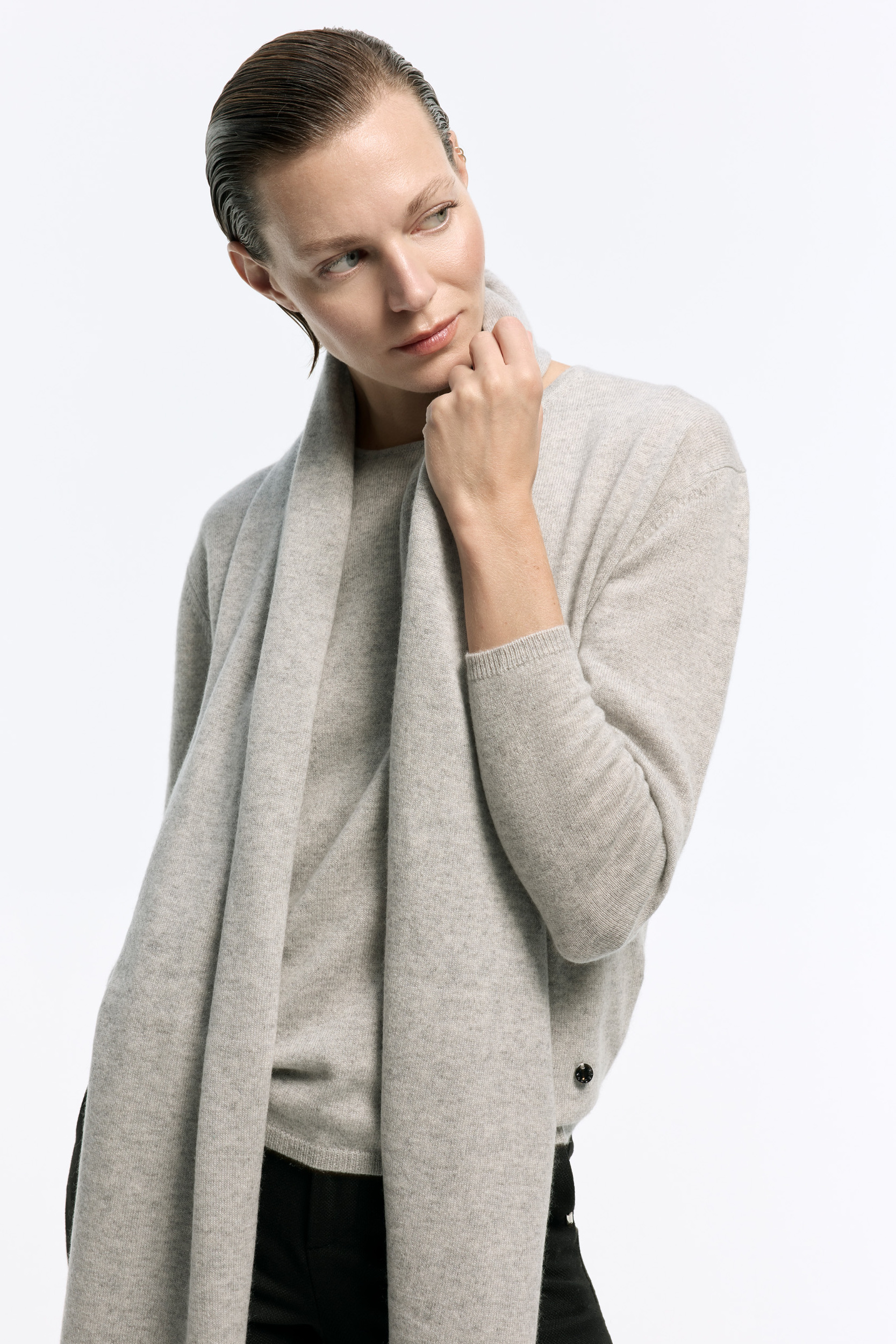 Grauer Cashmere Pullover mit Rundhalsausschnitt