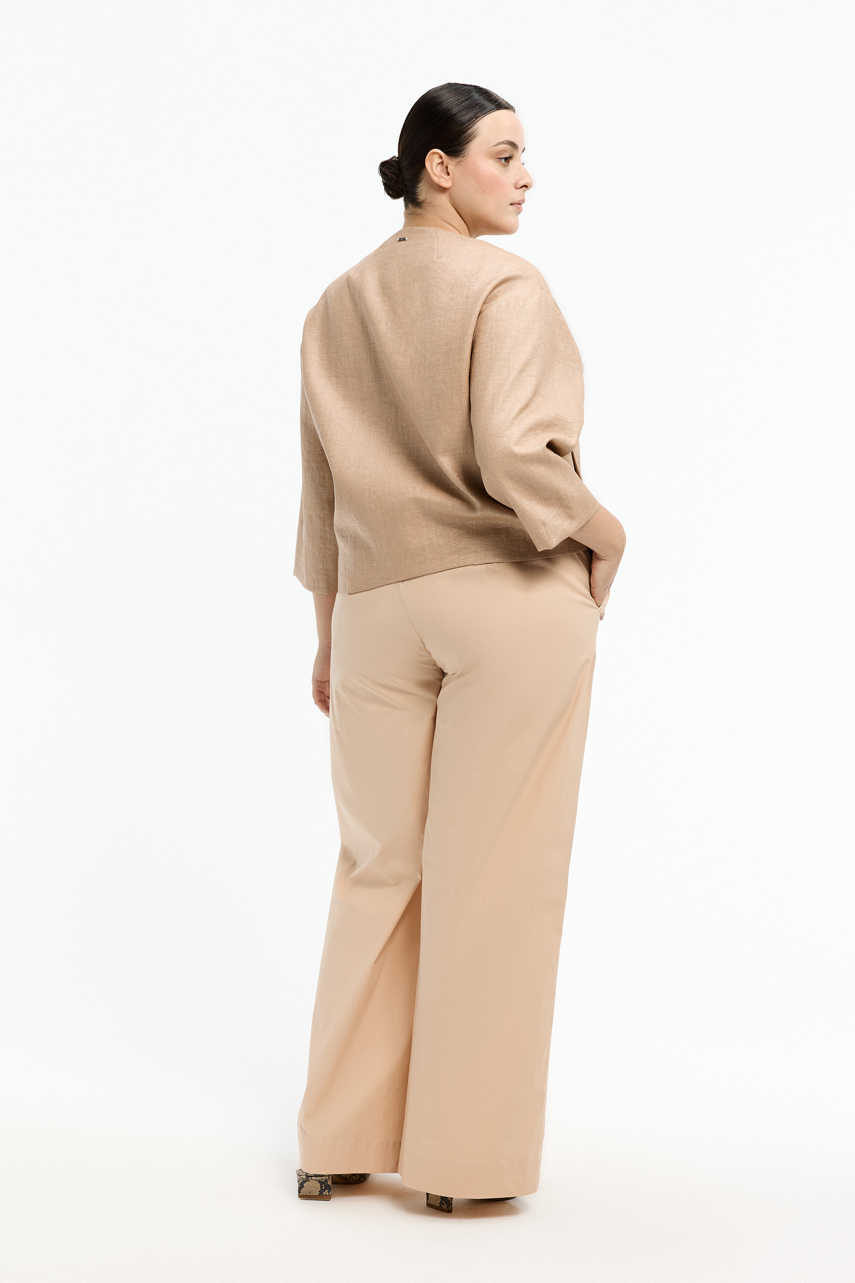Smart jacket in raffia