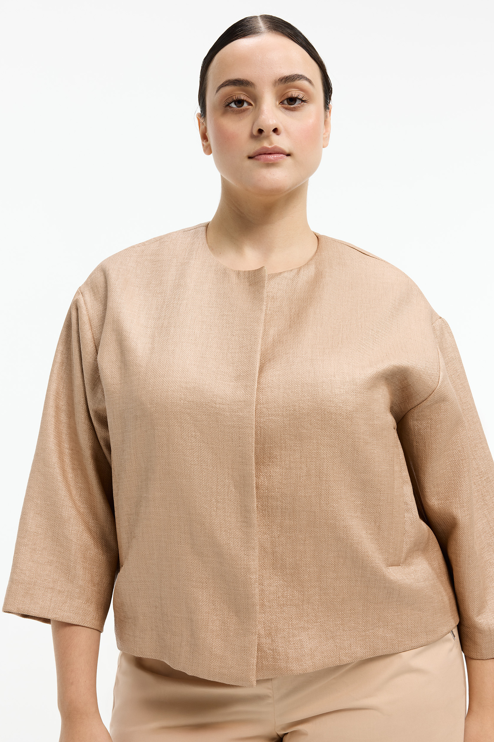 Smart jacket in raffia