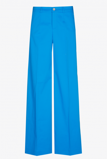 Trousers with wide legs