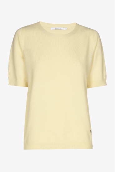 Light yellow sweater with short sleeves