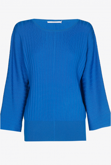 Pullover with batwing sleeves
