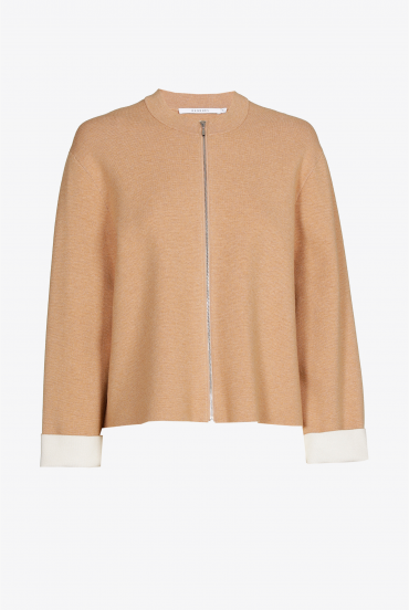 Short jacket with a zip