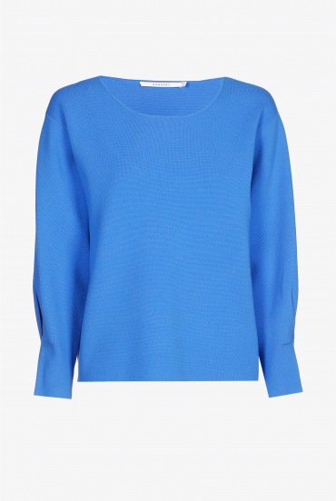 Jumper with boat neck