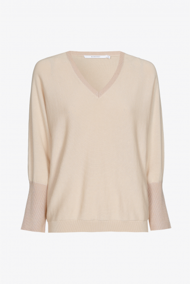Weicher Pullover mit V-Ausschnitt