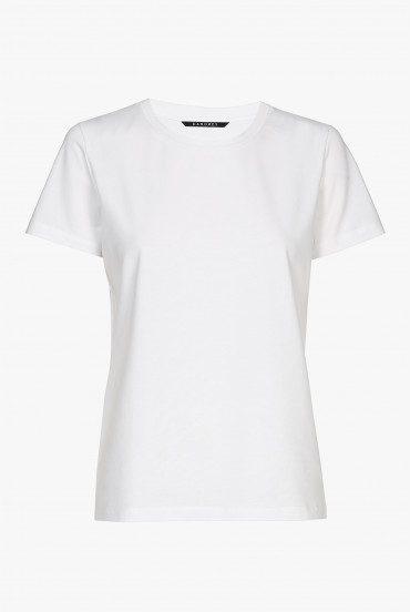 White, short-sleeved T-shirt with a round neck