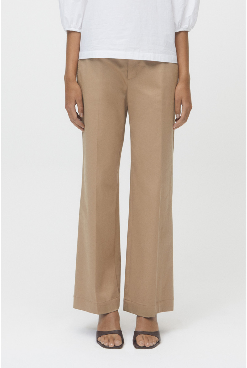 Beige summer trousers with wide legs