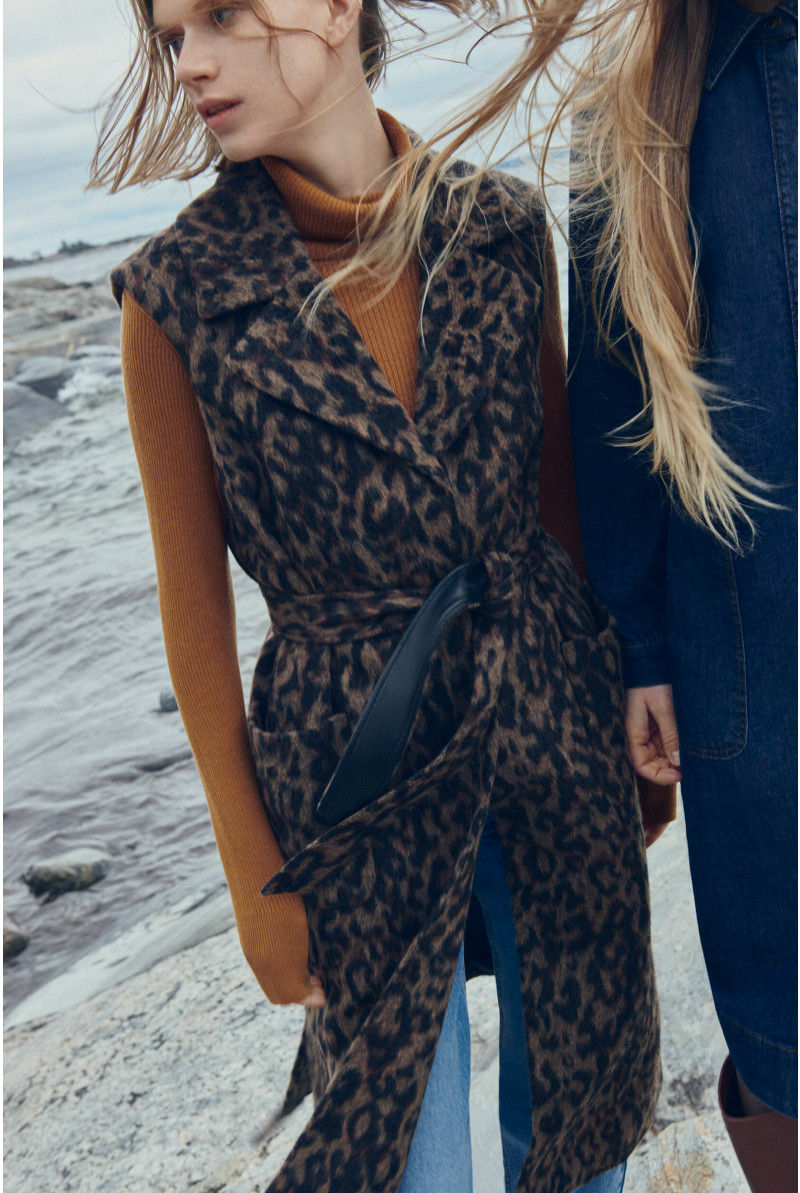 Mouwloze jas met luipaardprint