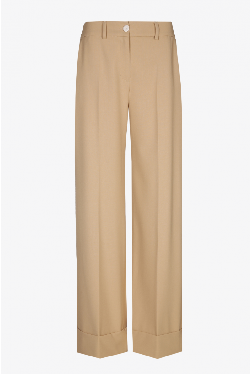 Trousers with wide legs