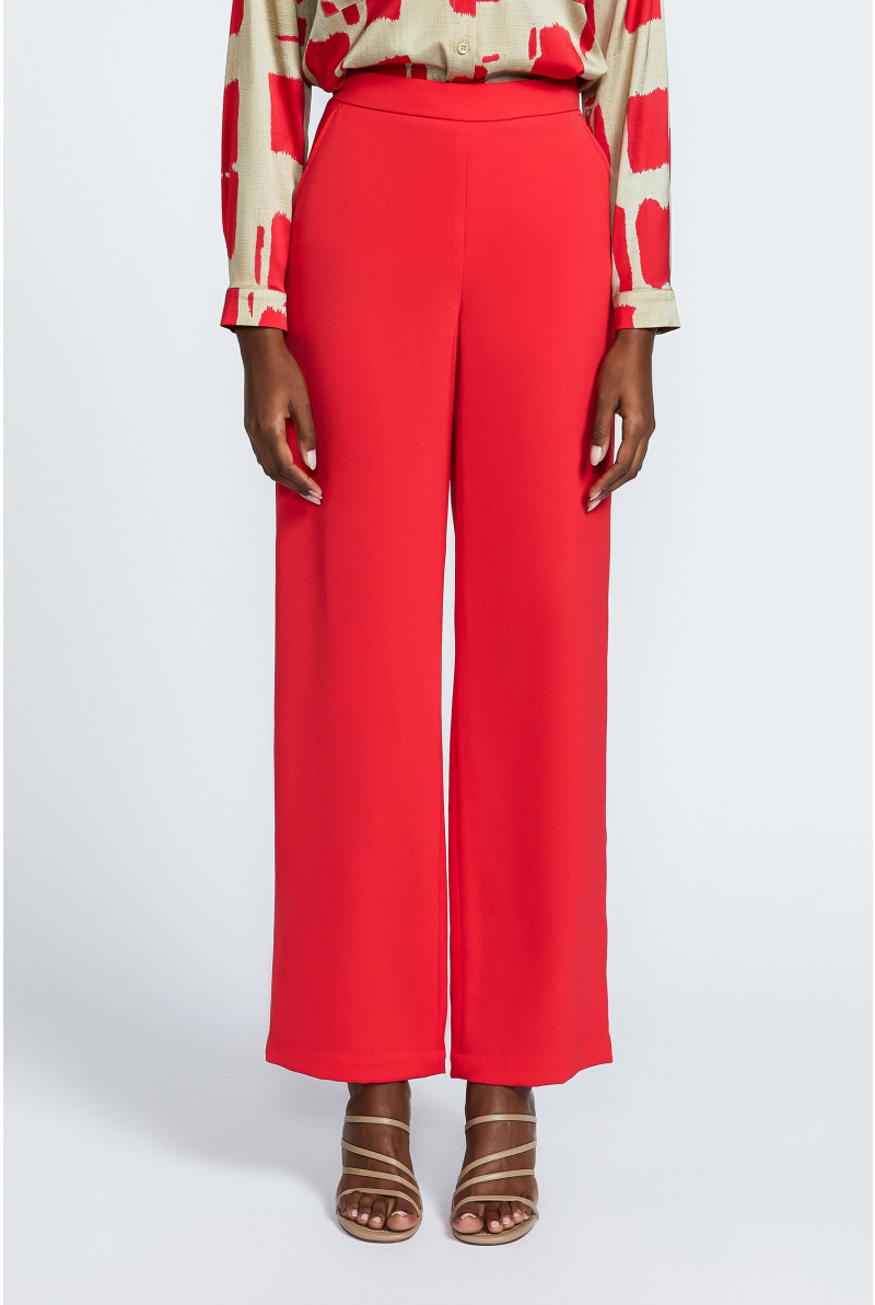 Trousers with elastic