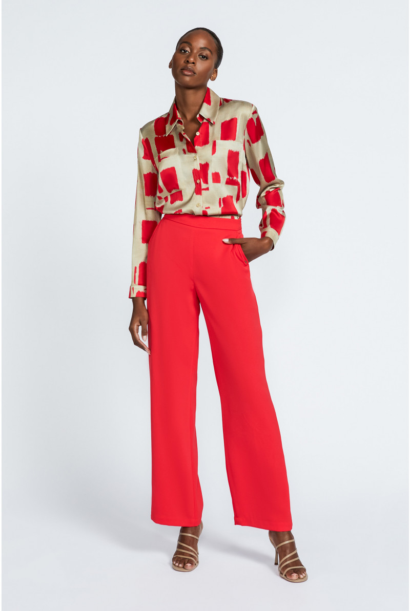 Trousers with elastic