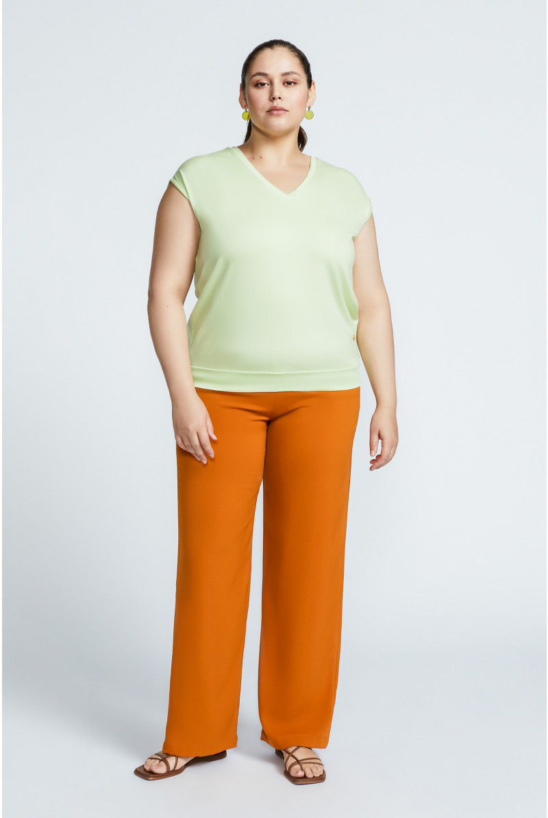 Trousers with elastic