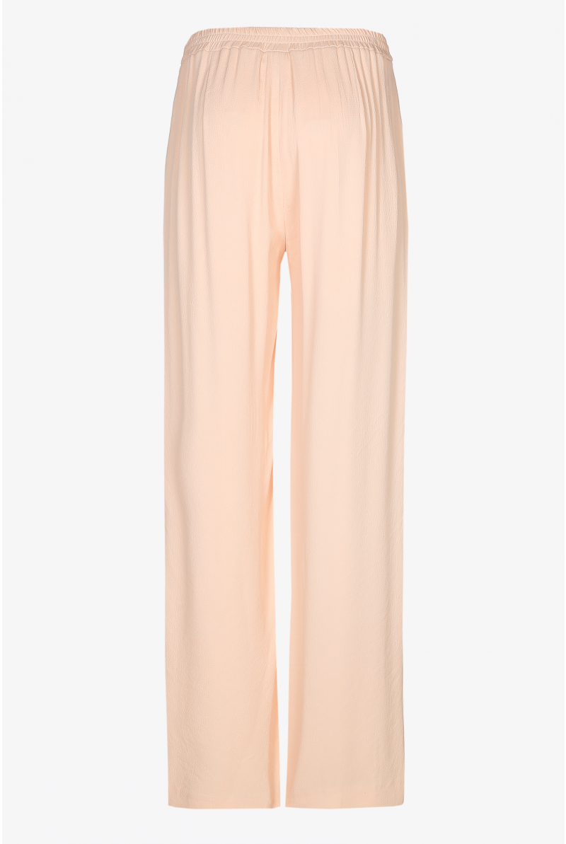 Trousers with wide legs