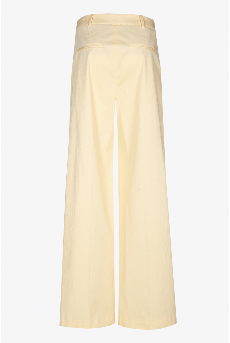 Trousers with wide legs