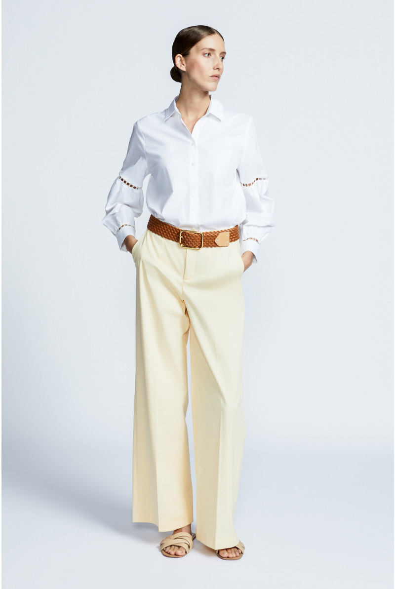 Trousers with wide legs