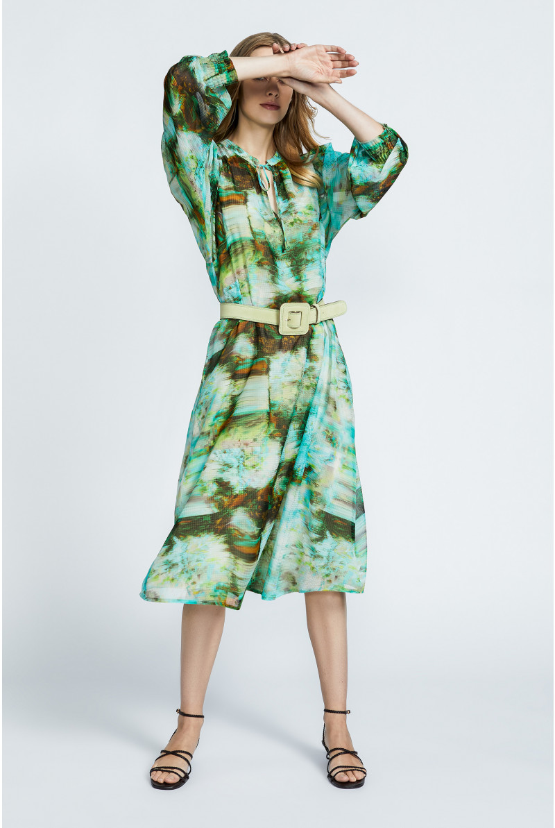 Summery dress with graphic print