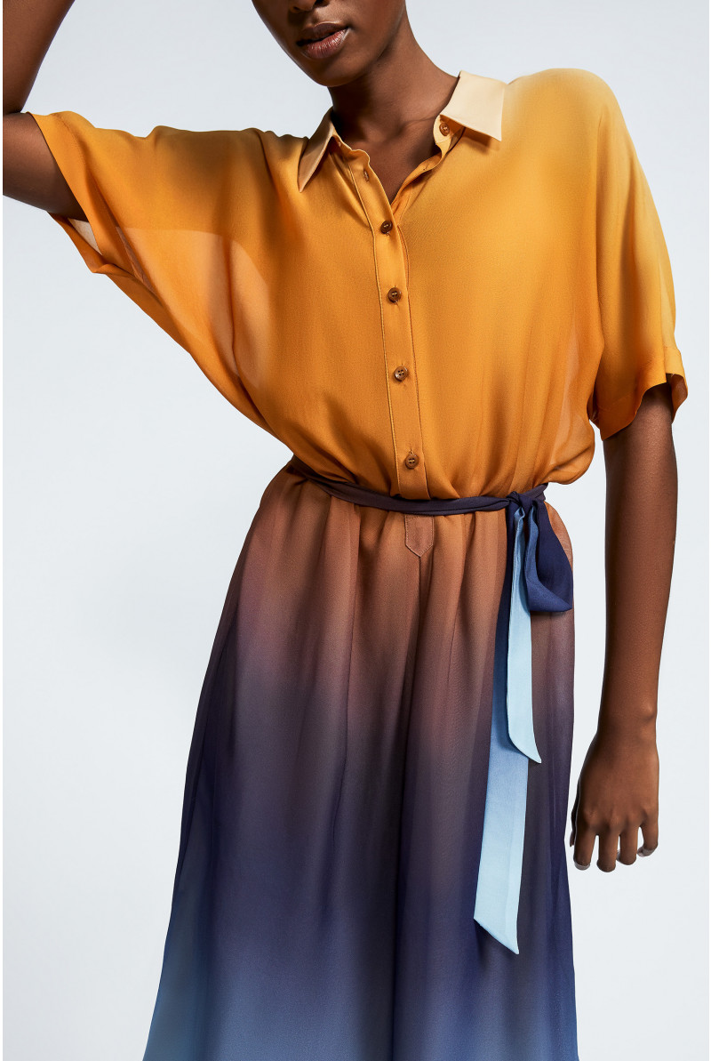 Robe en dégradé dans des tons chauds