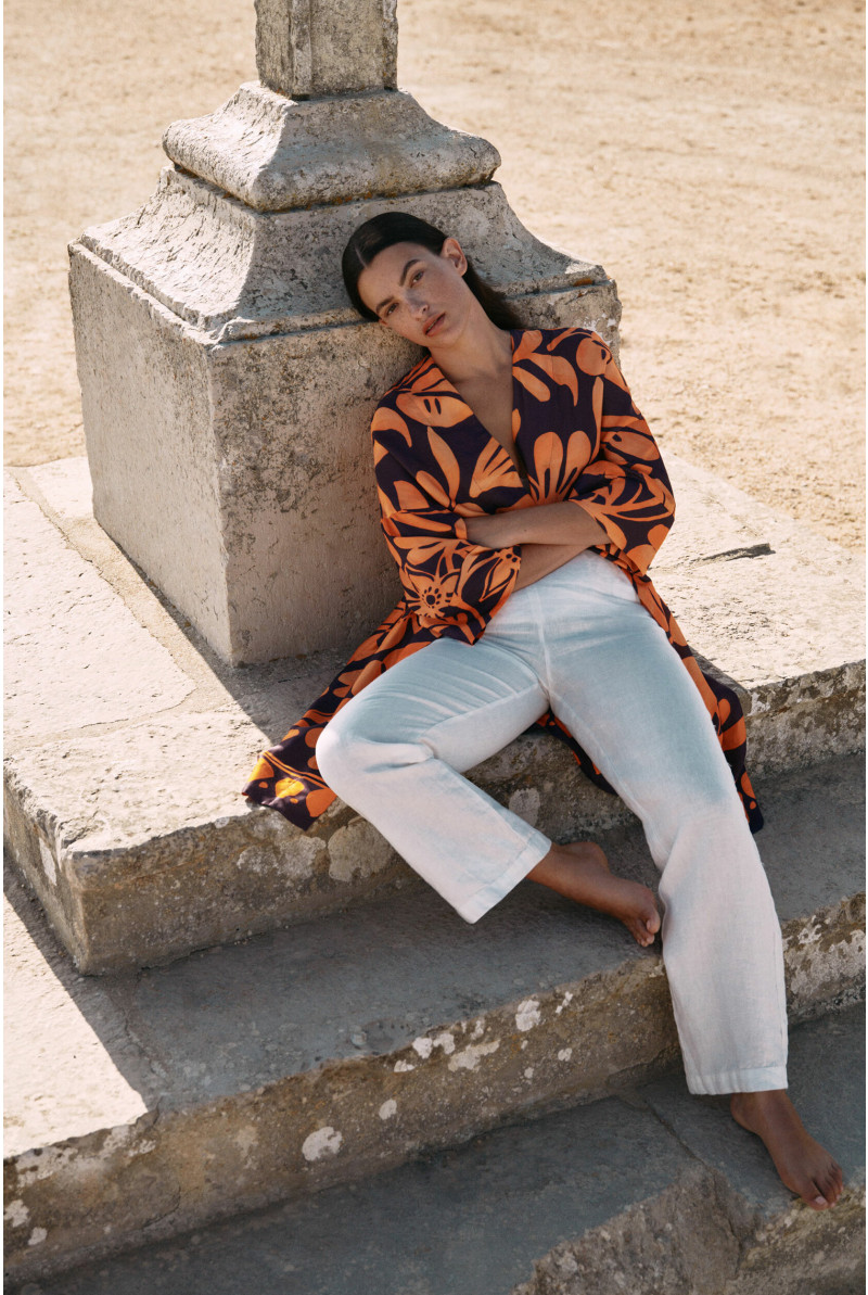 Linen trousers with wide legs