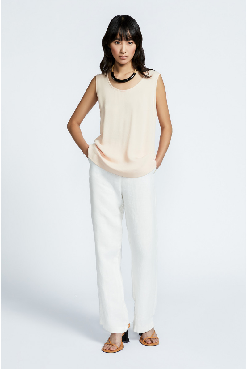 Linen trousers with wide legs