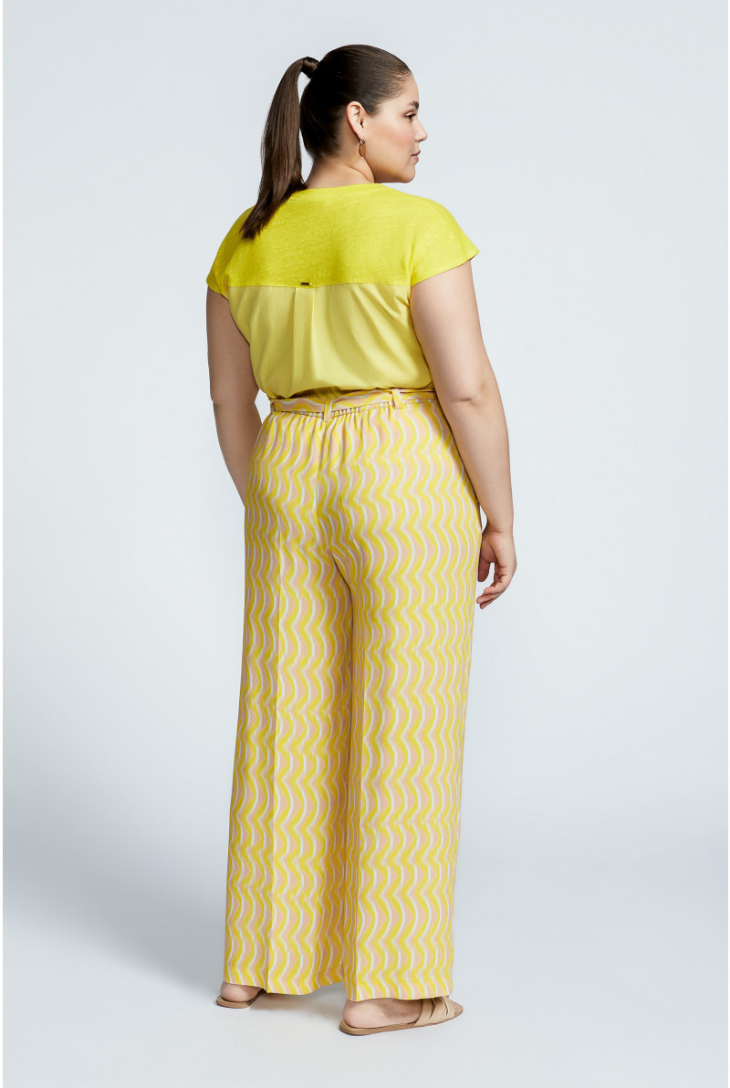 Trousers in crepe fabric