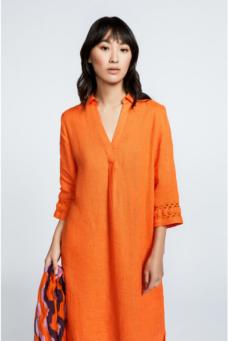 Linen dress with V-neck